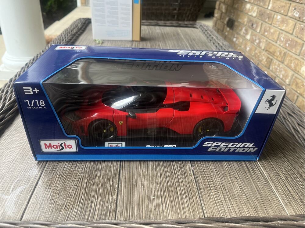 Ferrari F80 1:18 Scale Diecast Model Car Red Maisto Special Edition